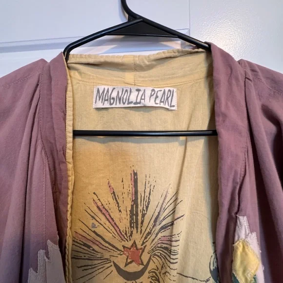 Magnolia Pearl Reversible Kimono - Picture 2 of 3